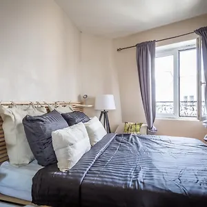 Petit Havre De Paix De 27m2 à Montmartre Paris