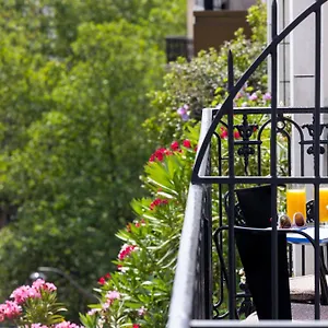 Otel Padam, Paris